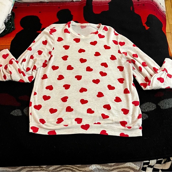 Valentine’s Day heart-pattern top - Picture 9 of 12
